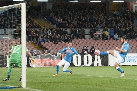 Le pagelle di Napoli-Atalanta 2-1: fenomeno Higuain, sicurezza Cigarini