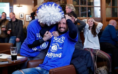 Leicester, tifosi in delirio dopo Chelsea-Tottenham: Ranieri campione