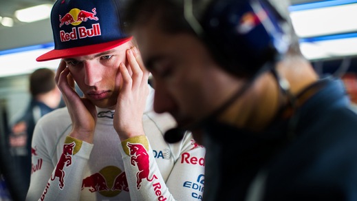 Red Bull, ufficiale: Verstappen sostituisce Kvyat!