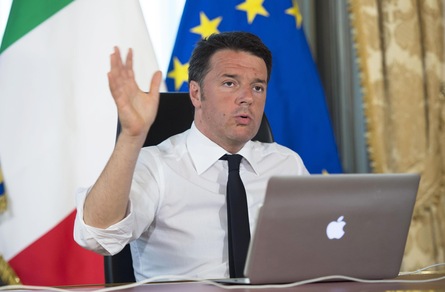 Abolire il bollo aumentando le accise, l'ultima idea di Renzi