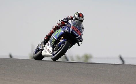 MotoGp, Le Mans: Lorenzo più veloce, Rossi decimo