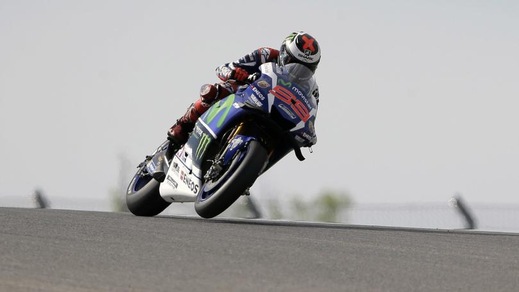 MotoGp, Le Mans: Lorenzo più veloce, Rossi decimo