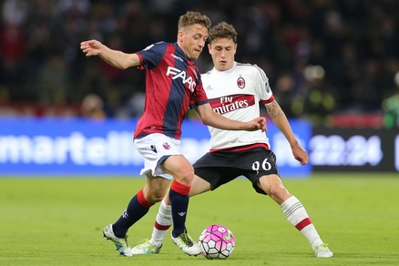 Bologna-Milan, le pagelle: Giaccherini e Brighi i più pericolosi, Bacca fa 17