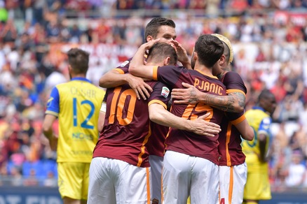 Serie A, Roma-Chievo 3-0: Totti infiamma l'Olimpico