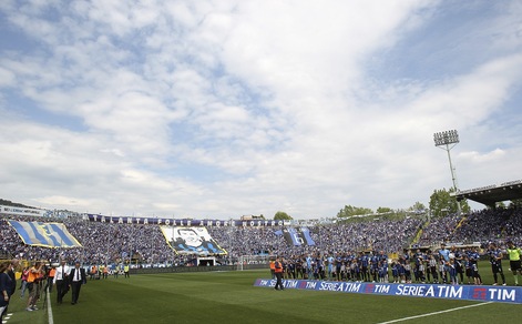 Atalanta, i tifosi salutano Bellini dagli spalti
