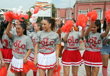 Tutti per Totti con la maglia del CorrieredelloSport