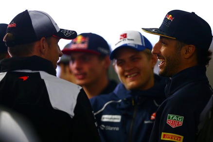 F1 Red Bull, Ricciardo: «Sorpreso dai progressi del motore Renault»