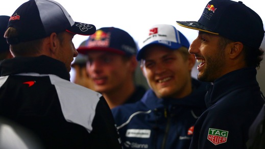 F1 Red Bull, Ricciardo: «Sorpreso dai progressi del motore Renault»