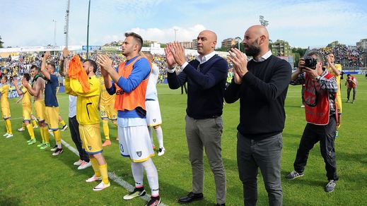 Quei tifosi del Frosinone che applaudono la squadra in B sono da Pallone d’Oro