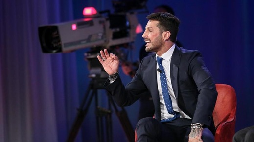 Fabrizio Corona al "Maurizio Costanzo Show", che lite con Cecchi Paone!