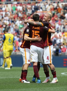 Roma, Pjanic e il futuro: «Nel calcio non si sa mai». E la signora Nainggolan: «All'anno prossimo»