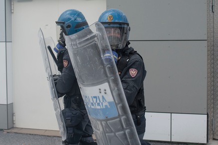 Serie A Sampdoria-Genoa, guerriglia dopo il derby: 200 persone coinvolte