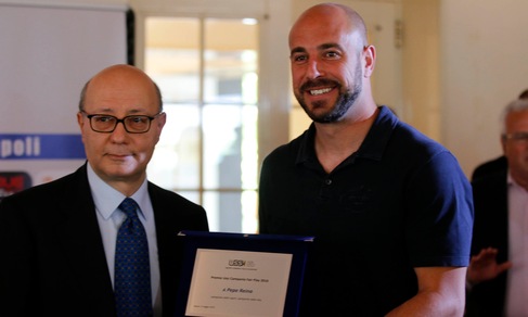 Napoli, Reina premiato con l'Ussi Campania Fair Play 2016