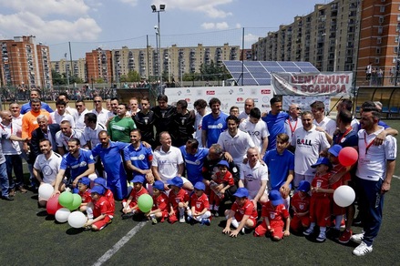 Napoli: Cannavaro, Ferrara e i campioni del mondo a Scampia