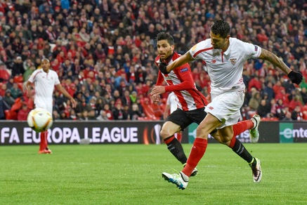 Inter-Siviglia, continua la guerra di nervi per Banega