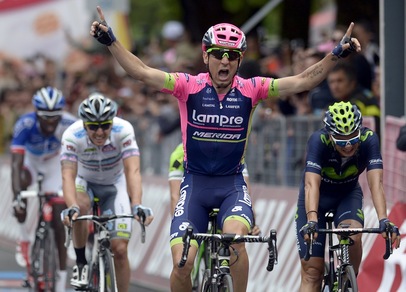 Giro d'Italia: Ulissi vince la 4ª tappa e Dumoulin torna in rosa
