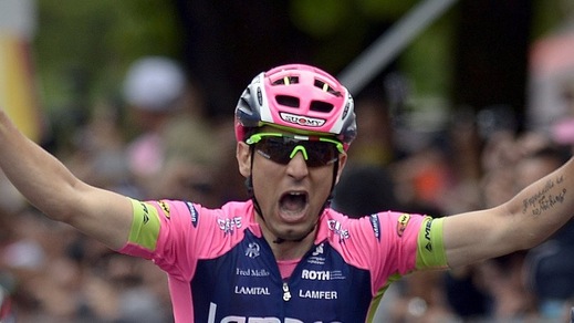 Giro d'Italia: Ulissi vince la 4ª tappa e Dumoulin torna in rosa