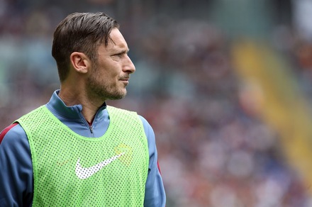 Calciomercato Roma, per Totti accordo in due settimane