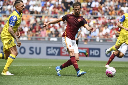 Calciomercato Roma, Pjanic: «Restare? Non si sa mai dove si finisce»