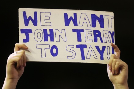 Calciomercato Premier League: «Terry rimane al Chelsea un altro anno, decide Conte»