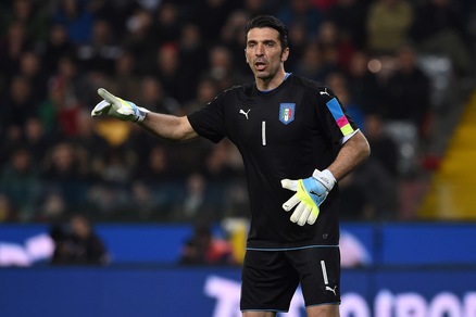 Italia, Buffon: «Totti? Io lo porterei agli Europei»