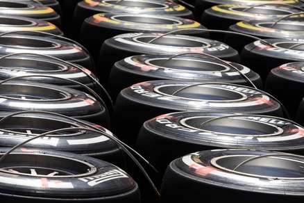 F1 Spagna, Pirelli: debutto 2016 per la P Zero Orange hard