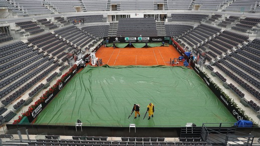 Internazionali, le semifinali slittano per il maltempo