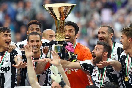 Serie A, Juventus-Sampdoria 5-0. Dybala show per la festa scudetto