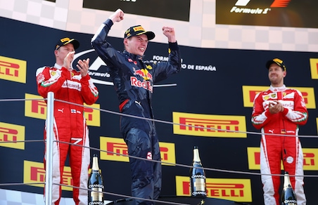 F1 Spagna, Verstappen: «Fantastico! Grazie al team e a papà»