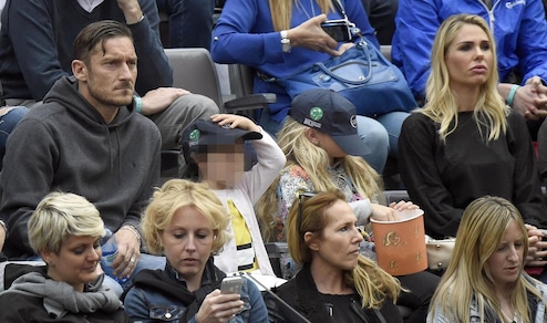 Calciomercato Roma: Totti, bagno di folla al Foro Italico. Bocca cucita su Pallotta