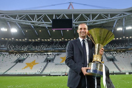 Allegri: Juve, difesa più forte del mondo. Pjanic top in Europa