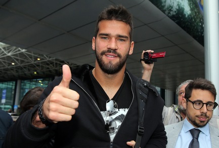 Alisson sbarca a Fiumicino: «Roma, sei il massimo!»