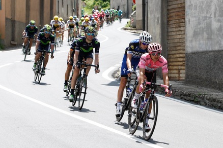 Giro d'Italia: Giulio Ciccone si aggiudica la 10ª tappa, Jungels in rosa