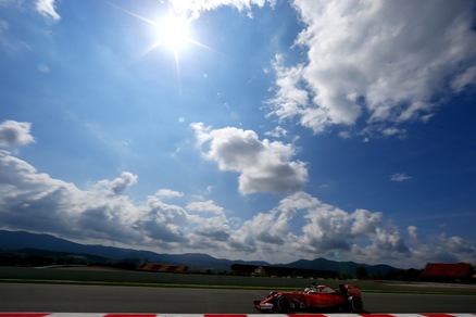 F1, Vettel primo nei test a Barcellona