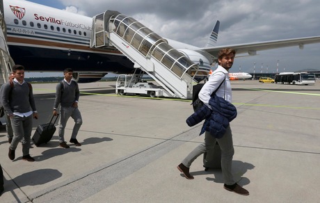 Europa League, i giocatori del Siviglia atterrano a Basilea