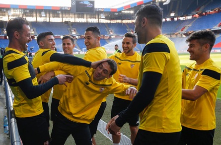 Siviglia, la finale non spaventa: quanti scherzi in allenamento!