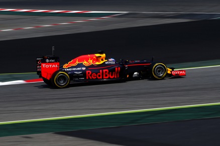 F1: test Barcellona, vola Verstappen. Ferrari quinta