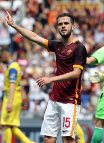 Calciomercato Roma: Pjanic e i giallorossi giocano a scacchi