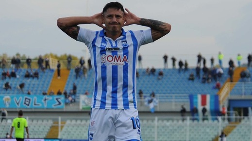 Calciomercato, sorpasso Milan: preso Lapadula!