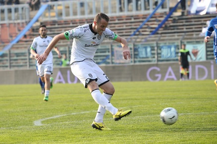 Calciomercato Salernitana, cercasi terzino: Perico in pole