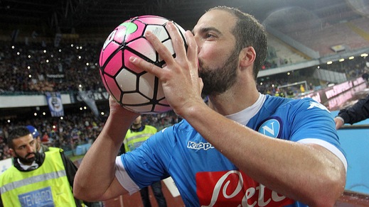 Calciomercato Napoli, dalla Francia: «Higuain-Psg, contatti avviati. Sul piatto 60 milioni»