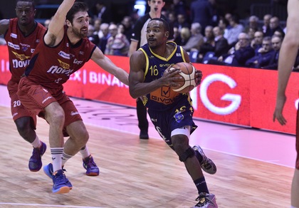 Basket A2, Scafati avanti, Tortona a gara5