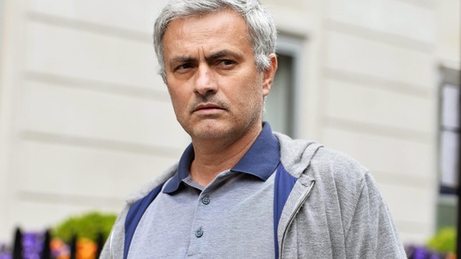 Manchester United, carta bianca a Mourinho: 250 milioni per il mercato