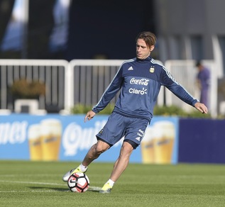 Lazio, l'infortunio di Biglia: «Ha una mialgia, resterà in ritiro con l'Argentina»