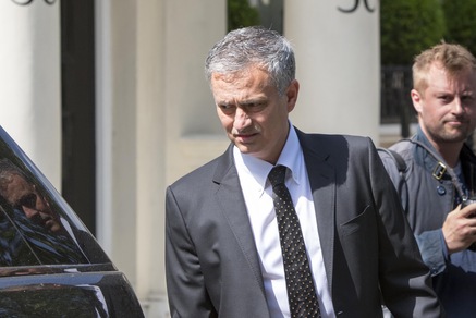 Mourinho a Londra: che eleganza per aspettare lo United!