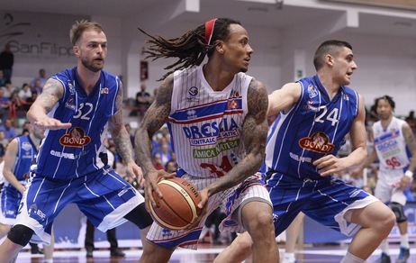 Basket A2, Brescia completa la rimonta e va in finale