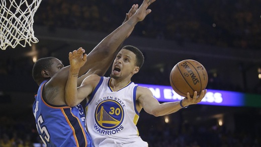 Curry salva Golden State, Warriors ancora vivi