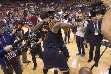 Basket, Nba: Cleveland in finale, primo trionfo a 2,00