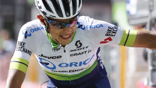 Ciclismo, Giro d'Italia: Chaves scivola, ma rientra in gruppo