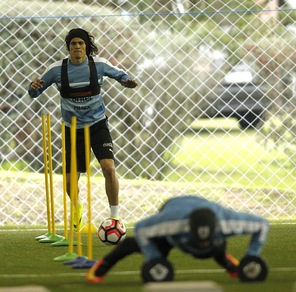 Calciomercato, Cavani: «Godin mi vuole all'Atletico Madrid»